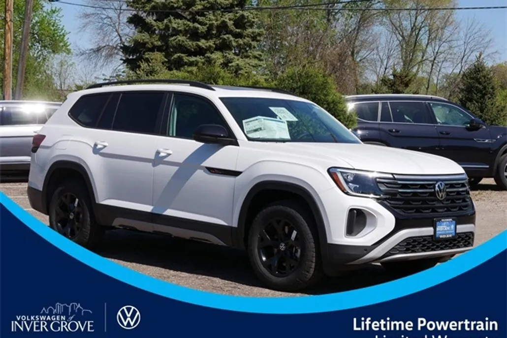2025 Volkswagen Atlas Peak Edition SE photo 1