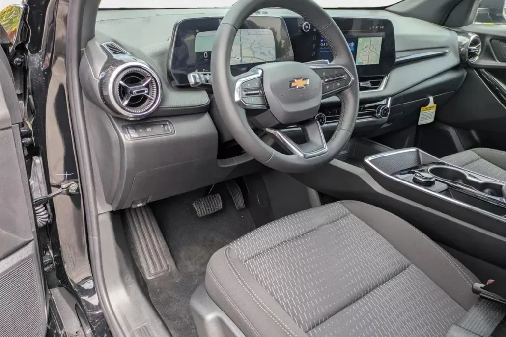 2026 Chevrolet Equinox LT photo 1