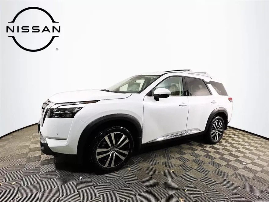 2025 Nissan Pathfinder Platinum photo 1