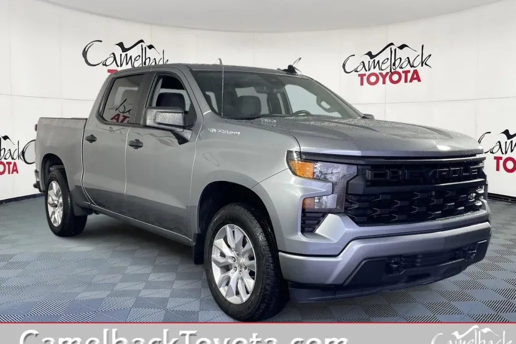 2024 Chevrolet Silverado 1500 Custom photo 1