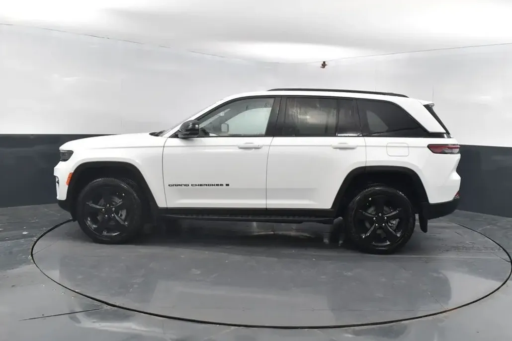2025 Jeep Grand Cherokee Altitude X photo 1
