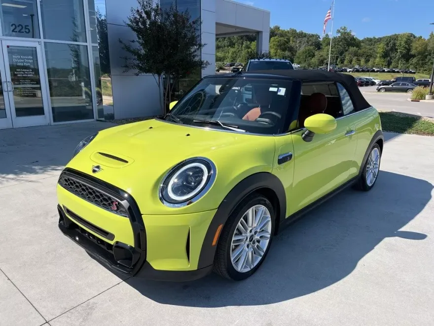 2024 Mini Cooper Convertible S photo 1