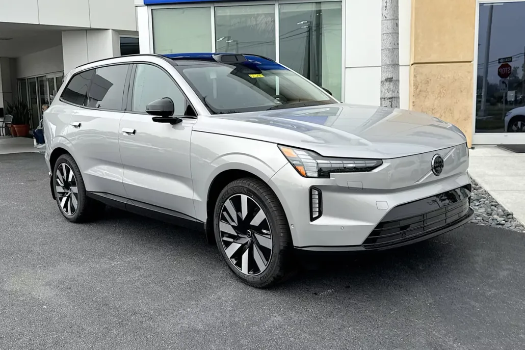 2025 Volvo EX90 Twin Motor Performance Ultra photo 1