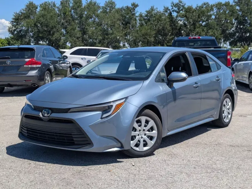 2025 Toyota Corolla Hybrid LE photo 1
