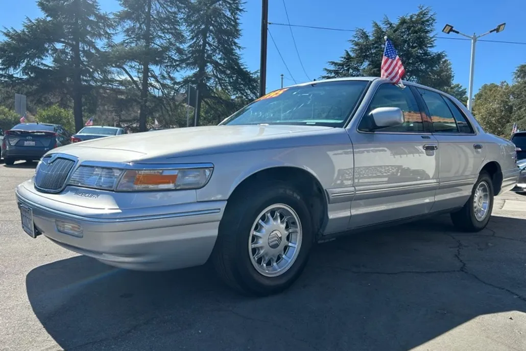 1996 Mercury Grand Marquis LS photo 1