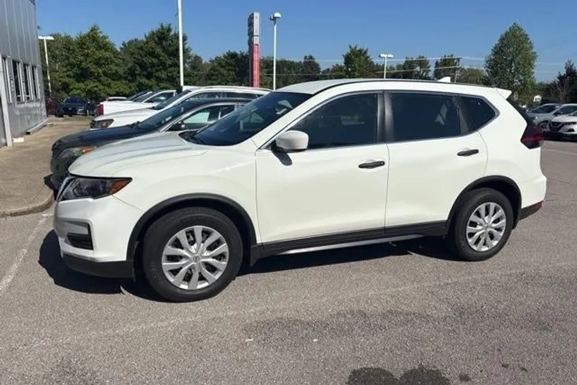 2019 Nissan Rogue S photo 1