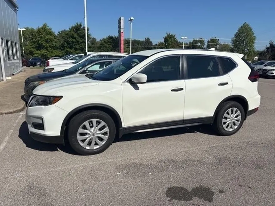 2019 Nissan Rogue S photo 1