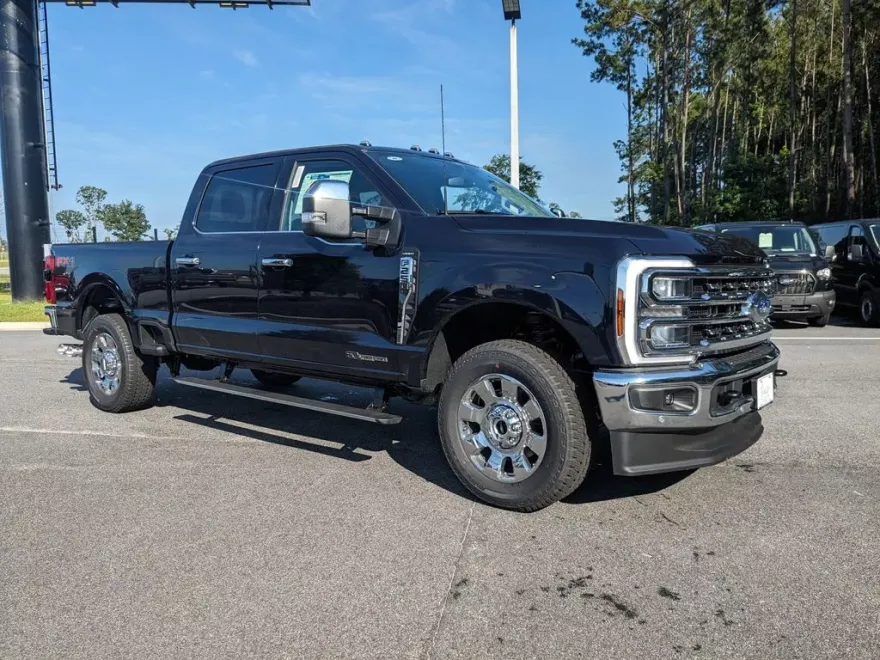 2025 Ford F-250 Lariat photo 1