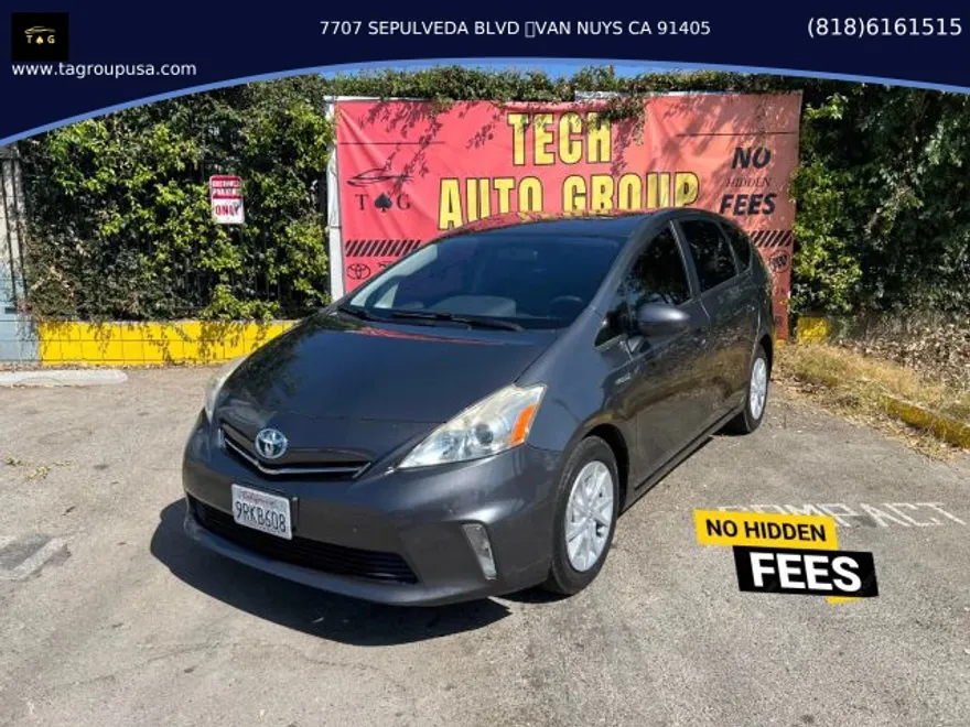 2013 Toyota Prius V Three photo 1