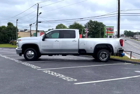 2022 Chevrolet Silverado 3500HD LT photo 3