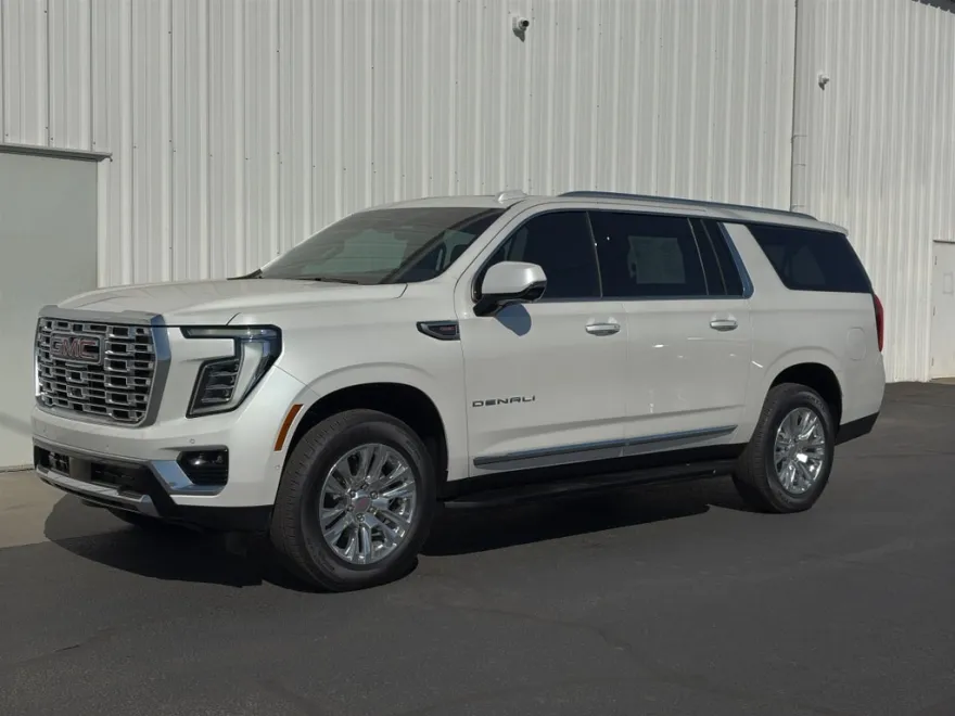 2025 Gmc Yukon XL Denali photo 1
