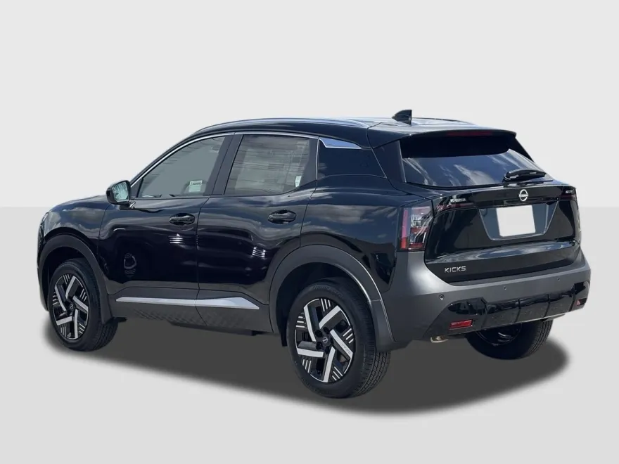 2026 Nissan Kicks SV photo 1