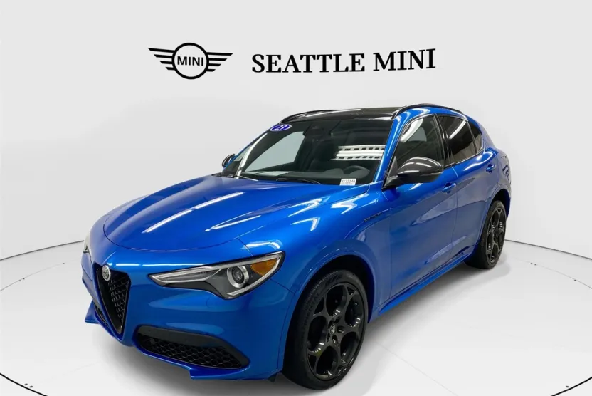 2023 Alfa Romeo Stelvio Ti photo 1