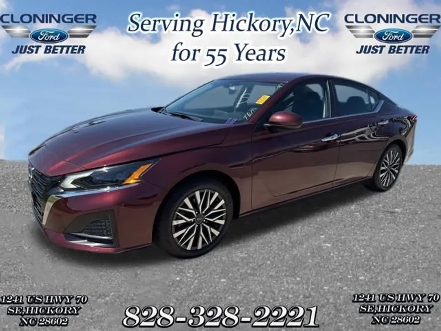 2023 Nissan Altima 2.5 SV photo 1