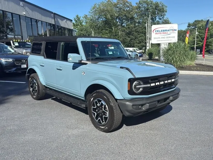 2023 Ford Bronco Outer Banks photo 1