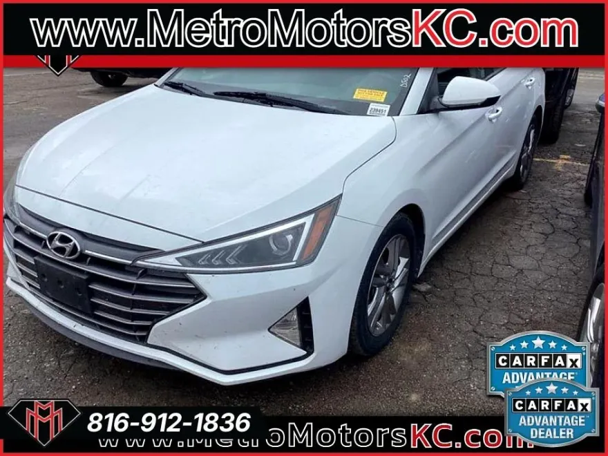 2020 Hyundai Elantra SEL photo 1