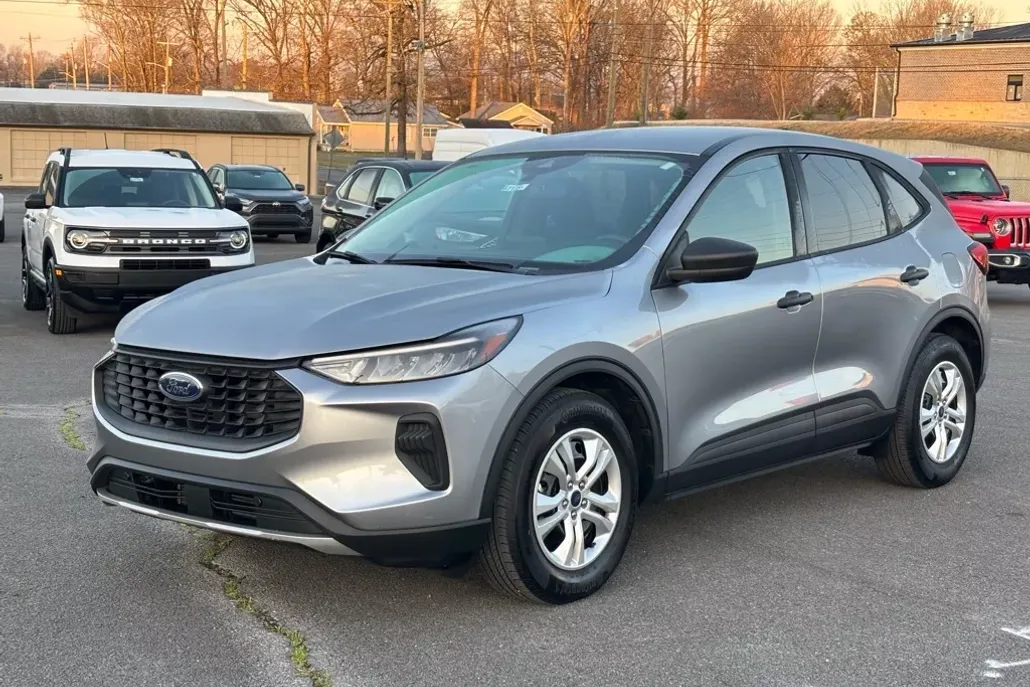 2024 Ford Escape Base photo 1