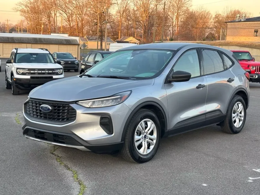 2024 Ford Escape Base photo 1