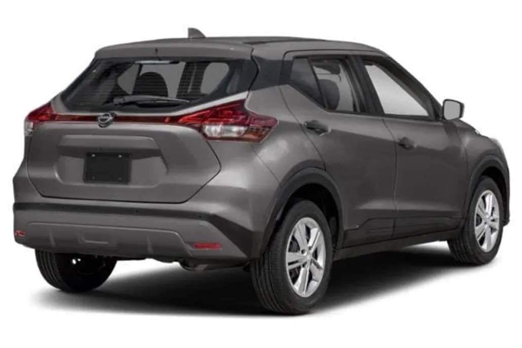 2022 Nissan Kicks S photo 1