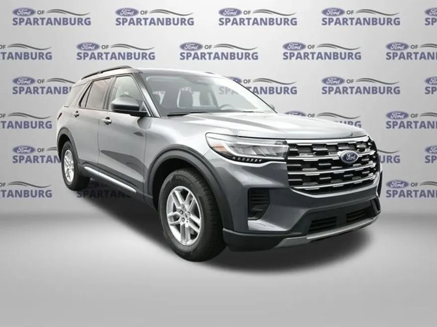2025 Ford Explorer photo 1