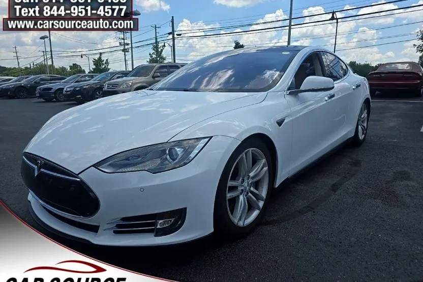 2013 Tesla Model S Performance photo 1