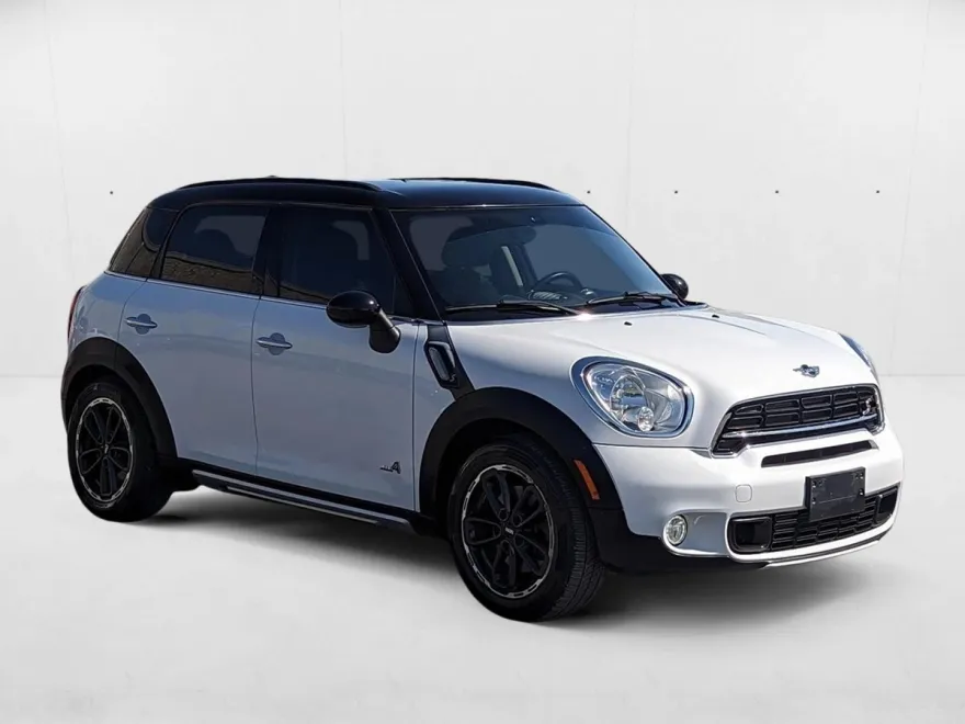 2016 Mini Countryman S ALL4 photo 1