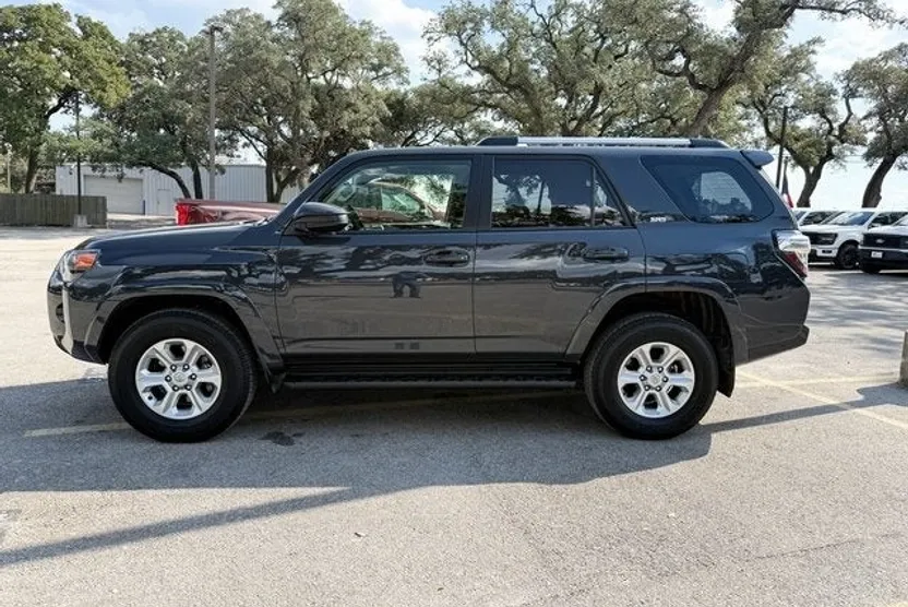 2024 Toyota 4Runner SR5 photo 1