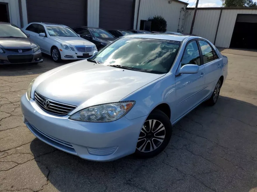 2006 Toyota Camry LE photo 1