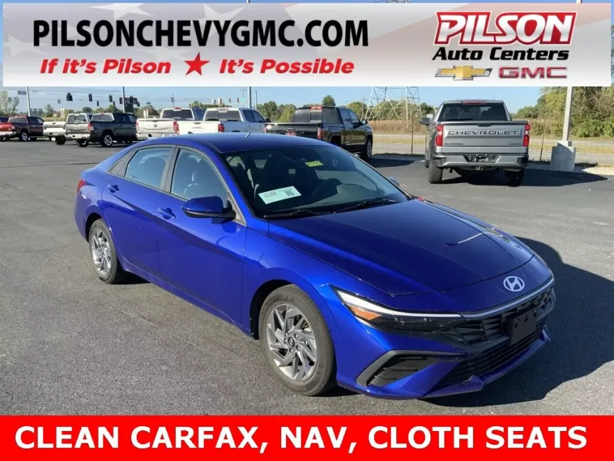 2024 Hyundai Elantra SEL photo 1
