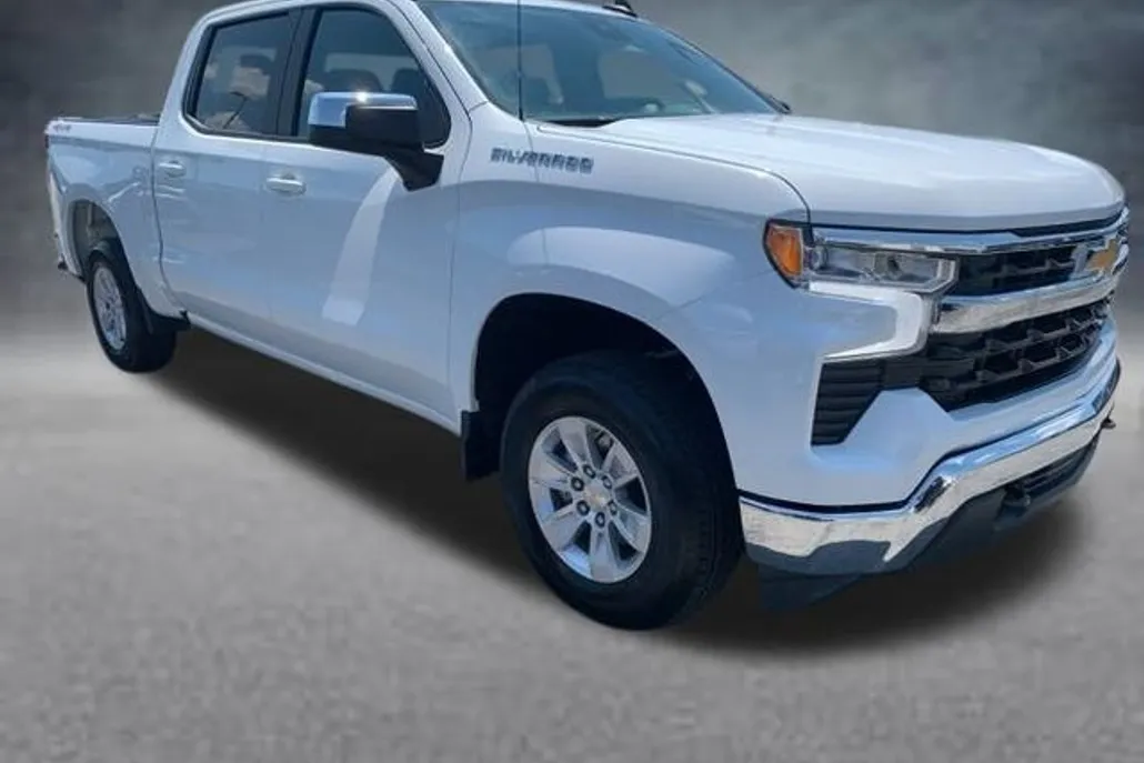 2025 Chevrolet Silverado 1500 LT photo 1