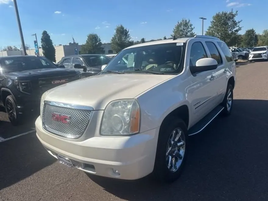 2012 Gmc Yukon Denali photo 1