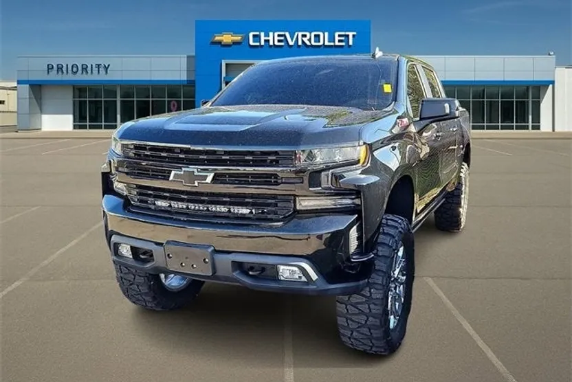2022 Chevrolet Silverado RST photo 1