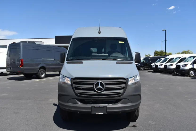 2022 Mercedes Benz Sprinter 2500 photo 1