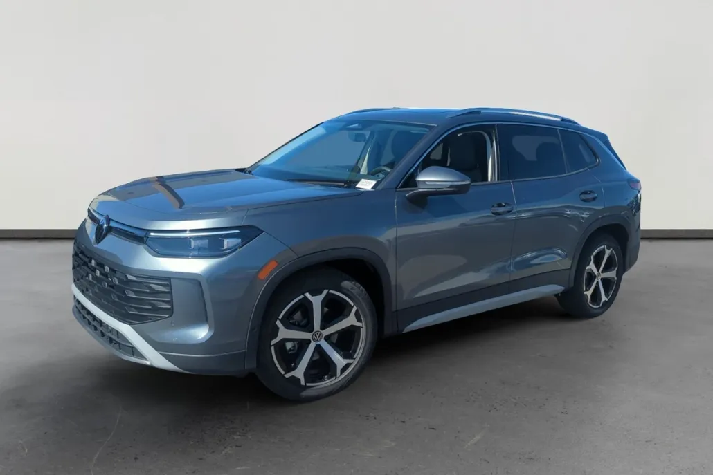 2025 Volkswagen Tiguan SE photo 1