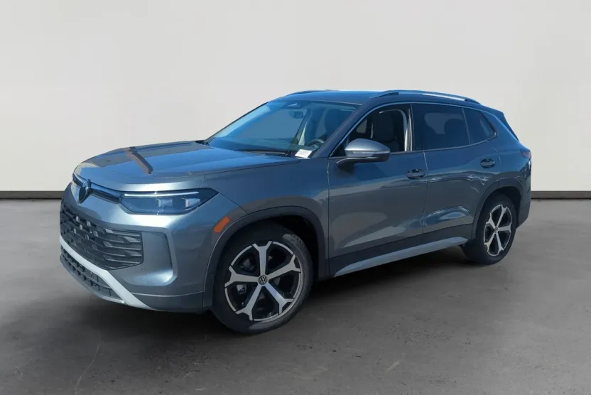 2025 Volkswagen Tiguan SE photo 1