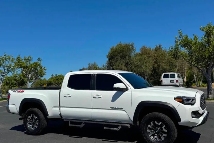 2023 Toyota Tacoma TRD Off-Road photo 1