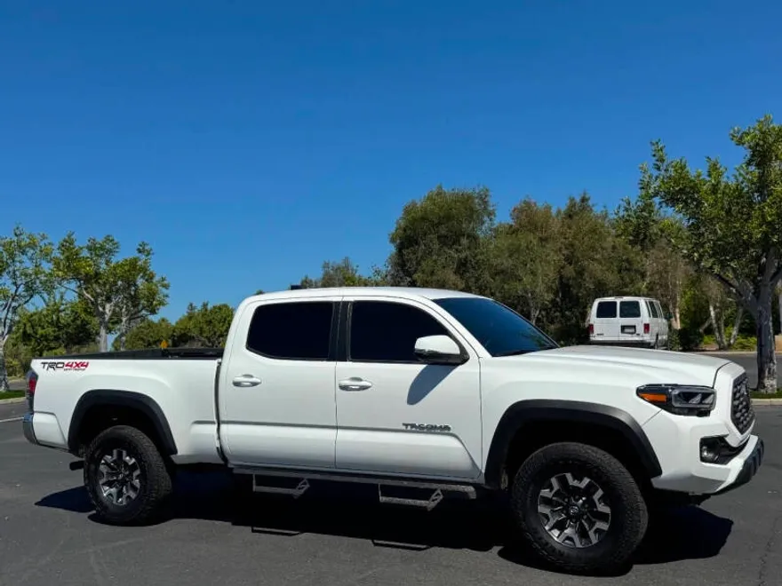 2023 Toyota Tacoma TRD Off-Road photo 1