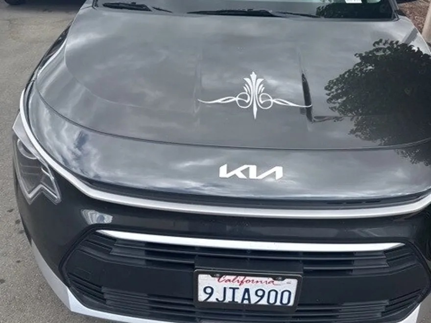2024 Kia Niro LX photo 2