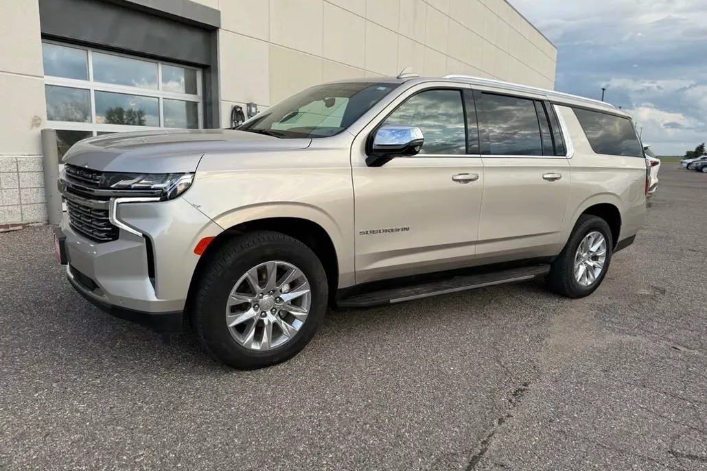 2021 Chevrolet Suburban Premier photo 1