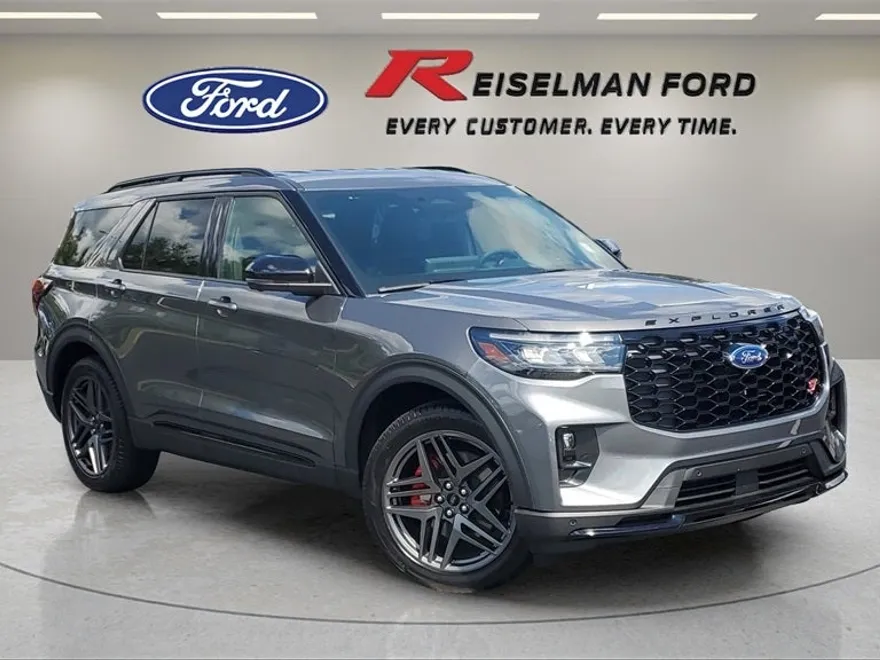 2025 Ford Explorer ST photo 1