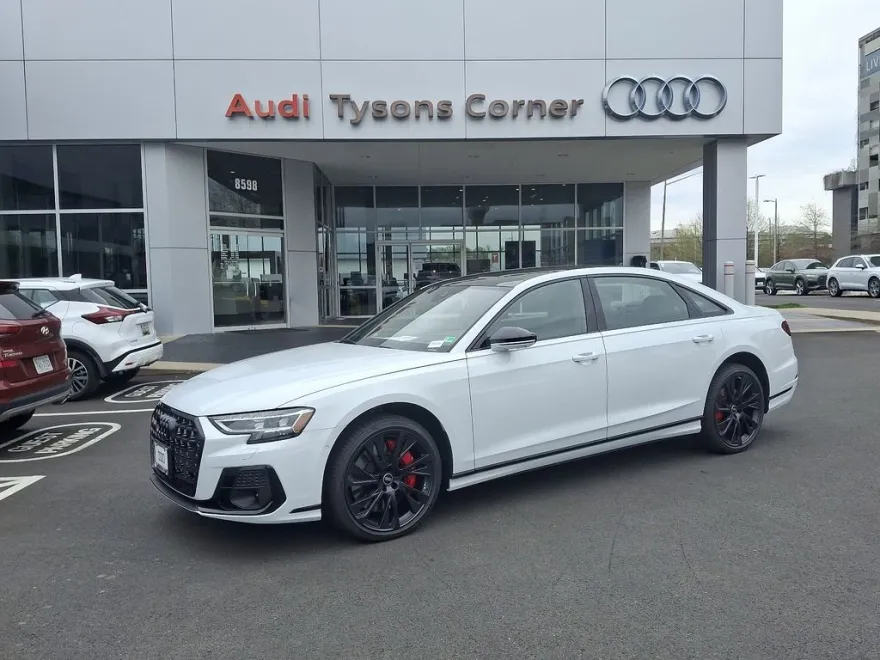 2025 Audi S8 4.0T photo 1