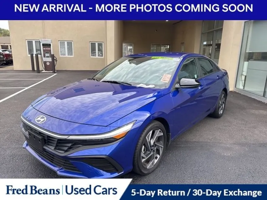 2025 Hyundai Elantra SEL Sport photo 1