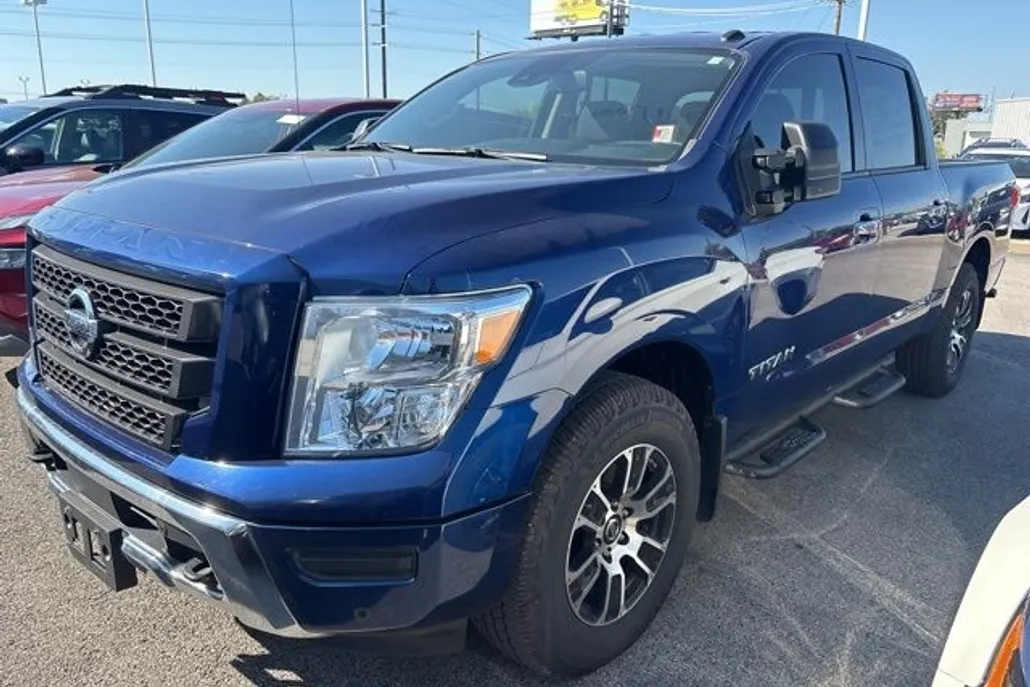 2021 Nissan Titan SV photo 1
