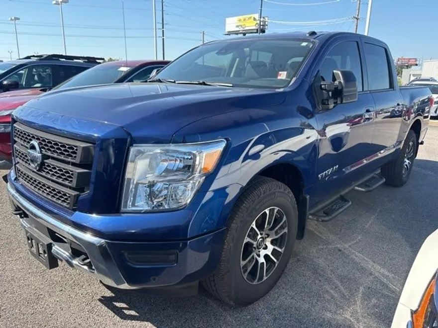 2021 Nissan Titan SV photo 1