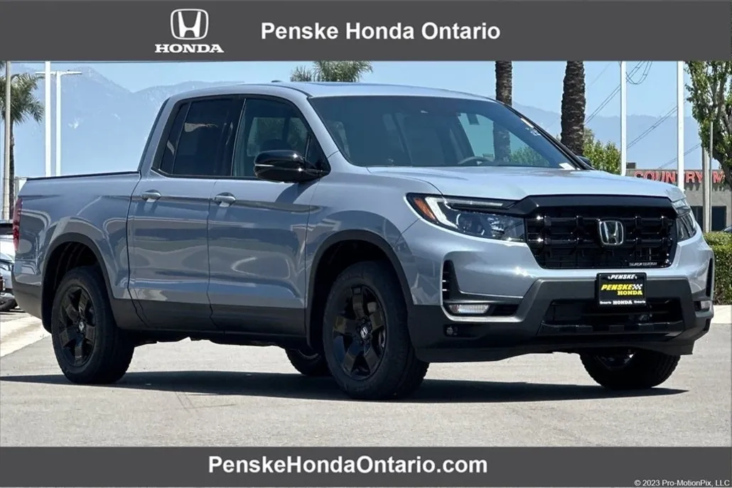 2025 Honda Ridgeline Black Edition photo 1