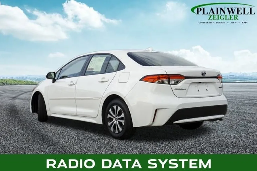 2022 Toyota Corolla Hybrid LE photo 1