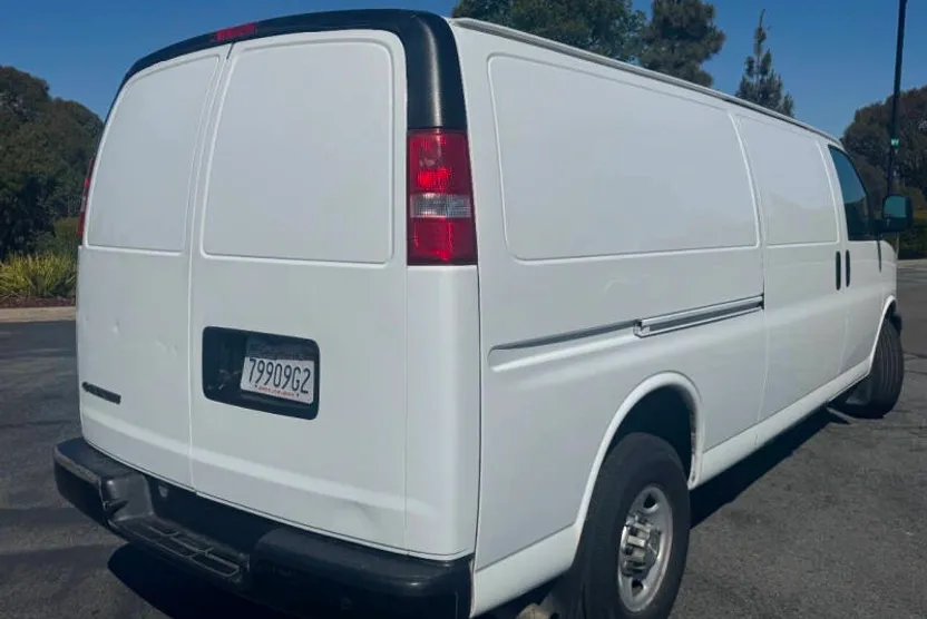2017 Chevrolet Express 3500 Cargo Van photo 1