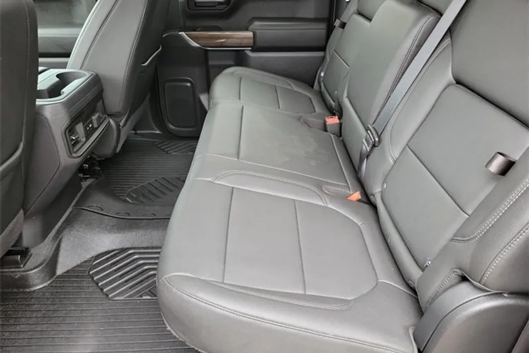2021 Chevrolet Silverado 1500 RST photo 1