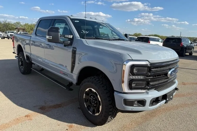 2026 Ford F-250 Platinum photo 1