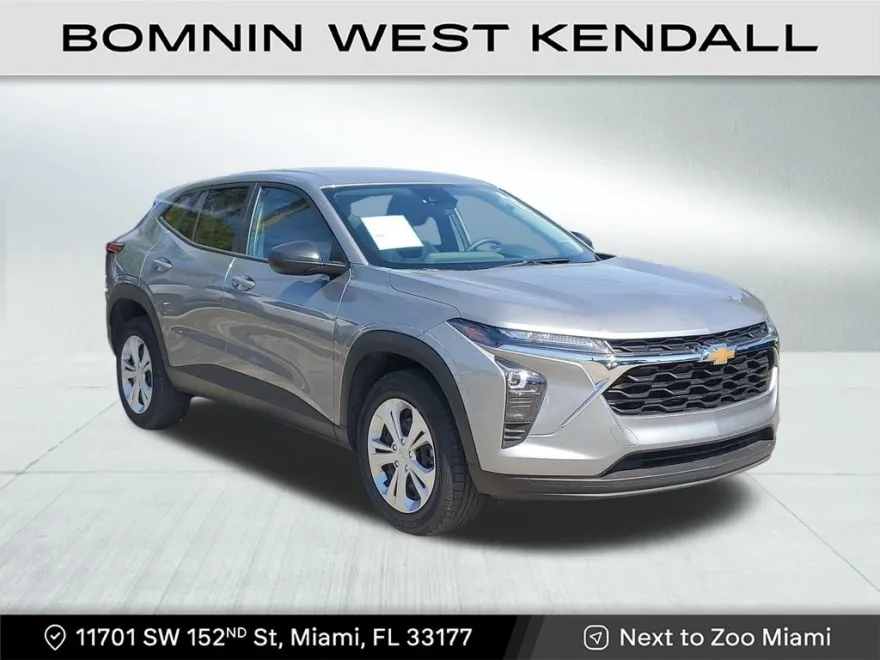 2024 Chevrolet Trax LS photo 1